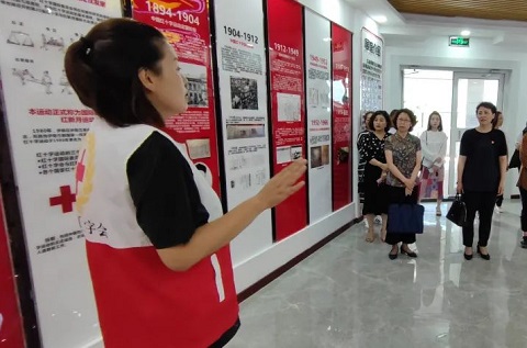 陽泉市婦聯(lián)機關干部參觀紅十字生命健康安全體驗館